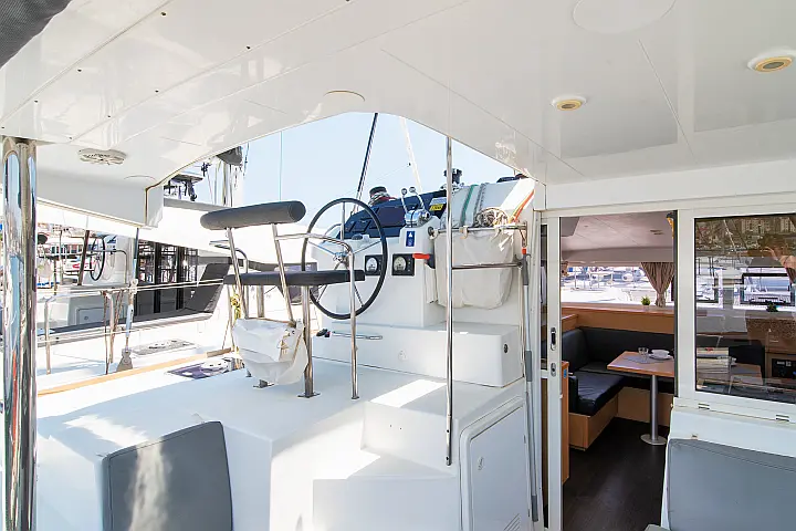Lagoon 400 S2. - 