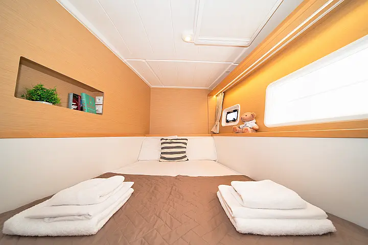 Lagoon 400 S2. - 
