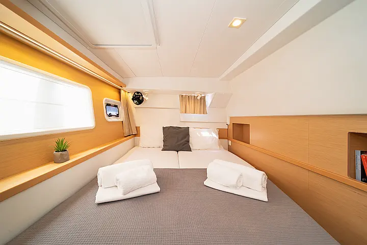 Lagoon 400 S2. - 