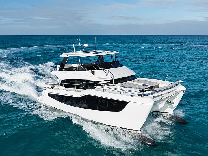 Aquila 50 Yacht - External image