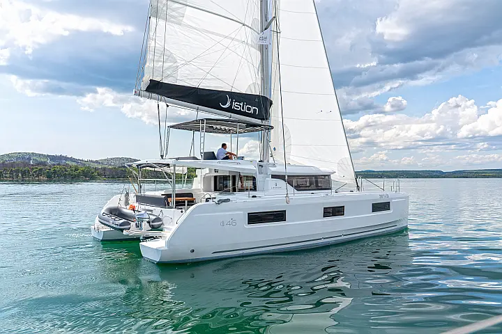 Lagoon 46 A/C & GEN & WM - 