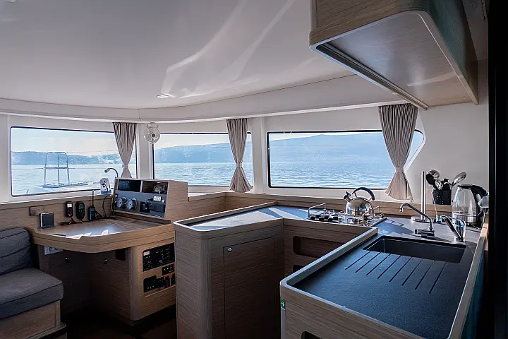 Lagoon 42 - 