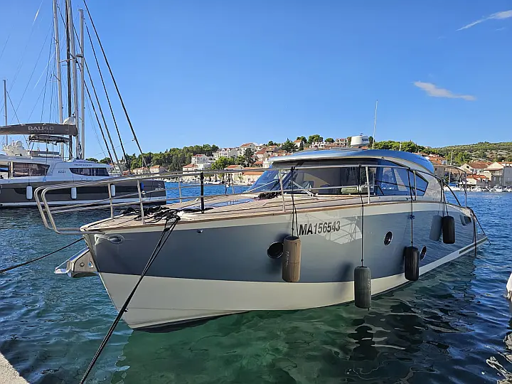Brioni 44 - External image