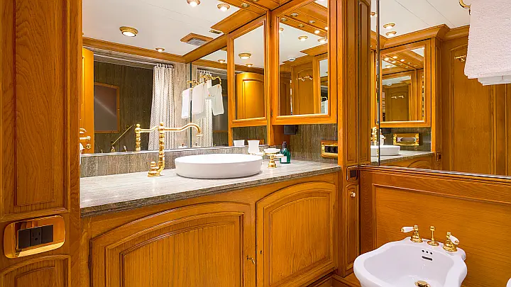 Benetti Classic 115 - 