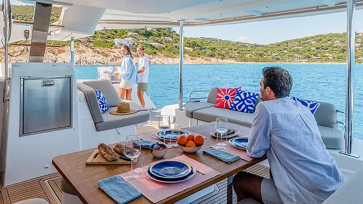 Fountaine Pajot New 44 - 
