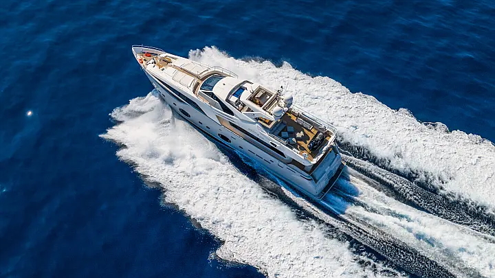 Motoryacht P - 