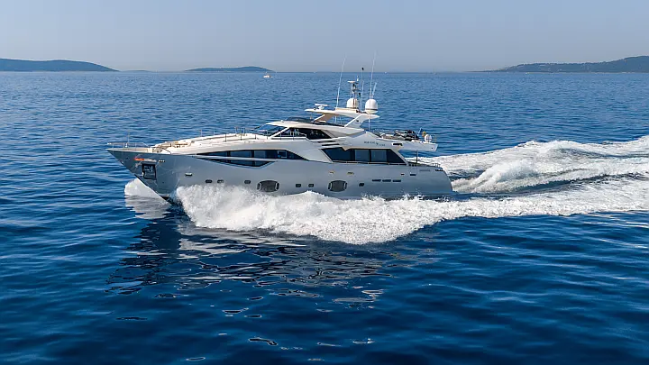 Motoryacht P - 