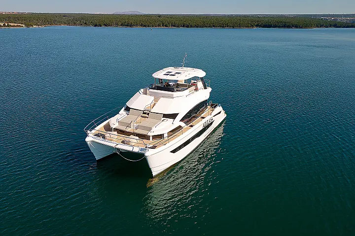 Aquila 54 - External image