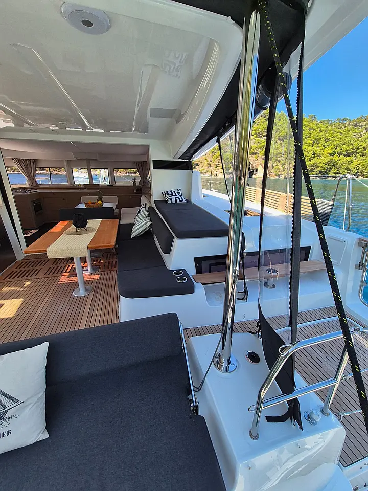 Lagoon 43 - 