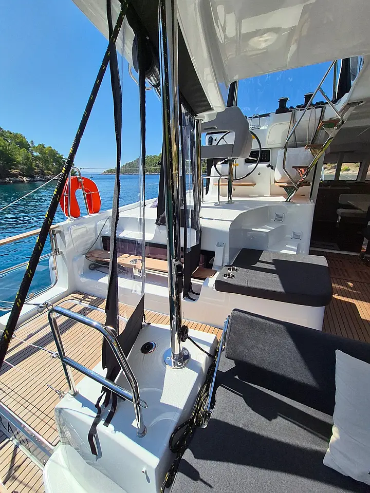 Lagoon 43 - 