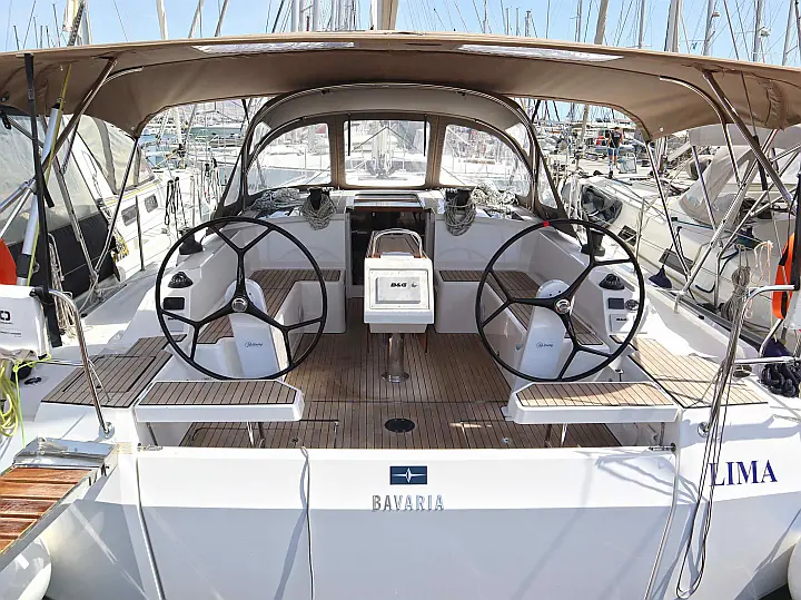 Bavaria C42 /3cab - External image