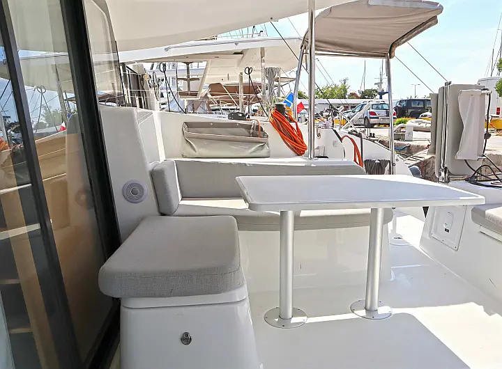 Excess 11 CAT/6 cab - 