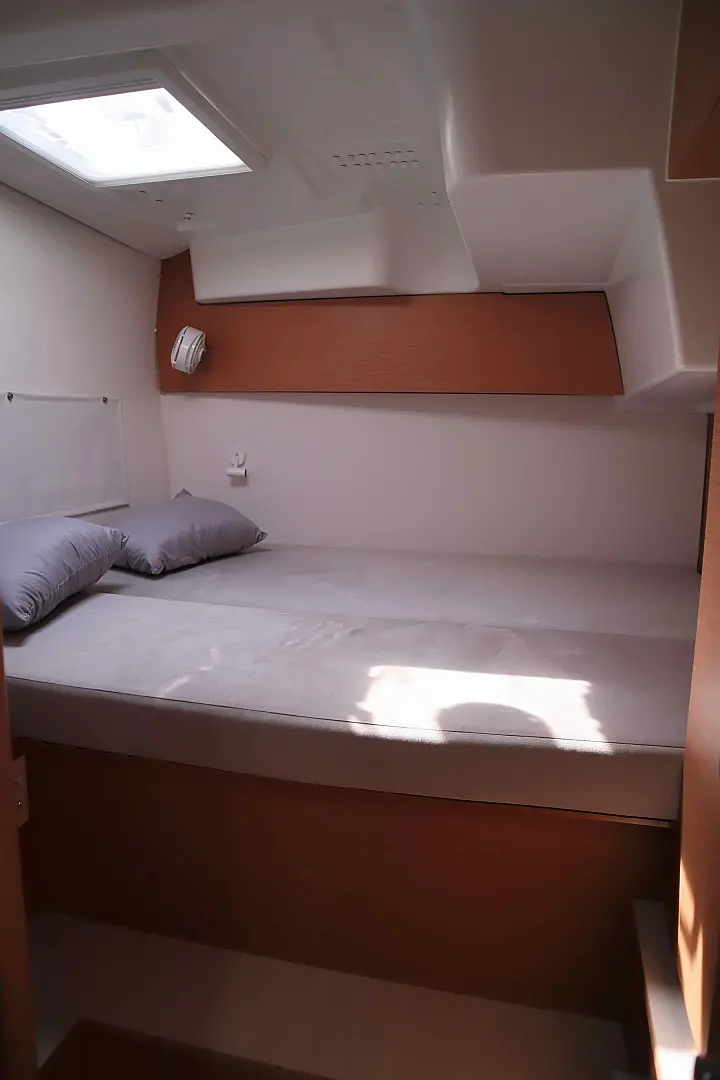 Excess 11 CAT/6 cab - 