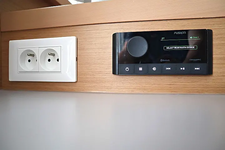 Excess 11 CAT/6 cab - 