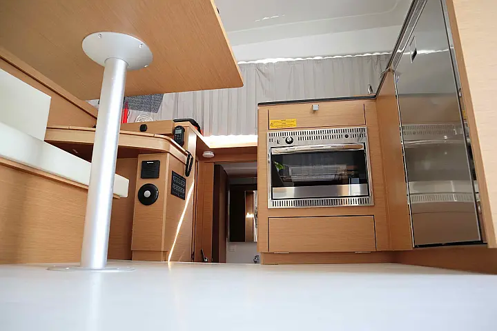 Excess 11 CAT/6 cab - 