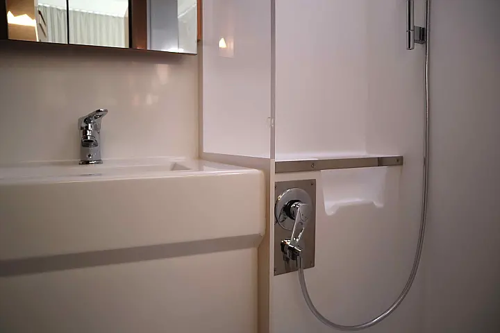 Excess 11 CAT/6 cab - 