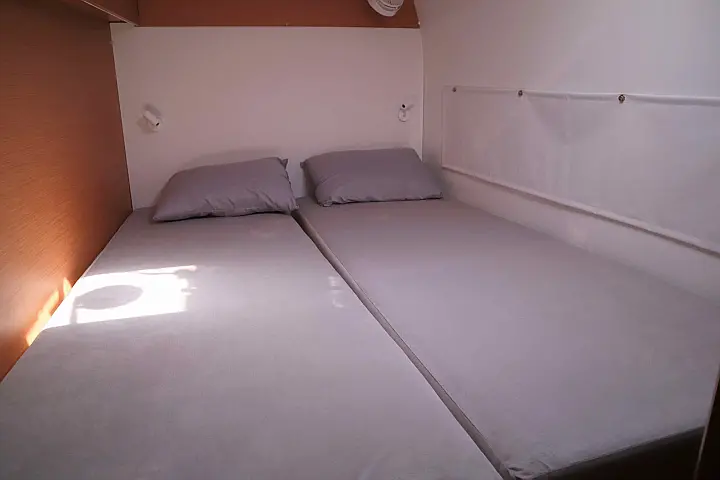 Excess 11 CAT/6 cab - 