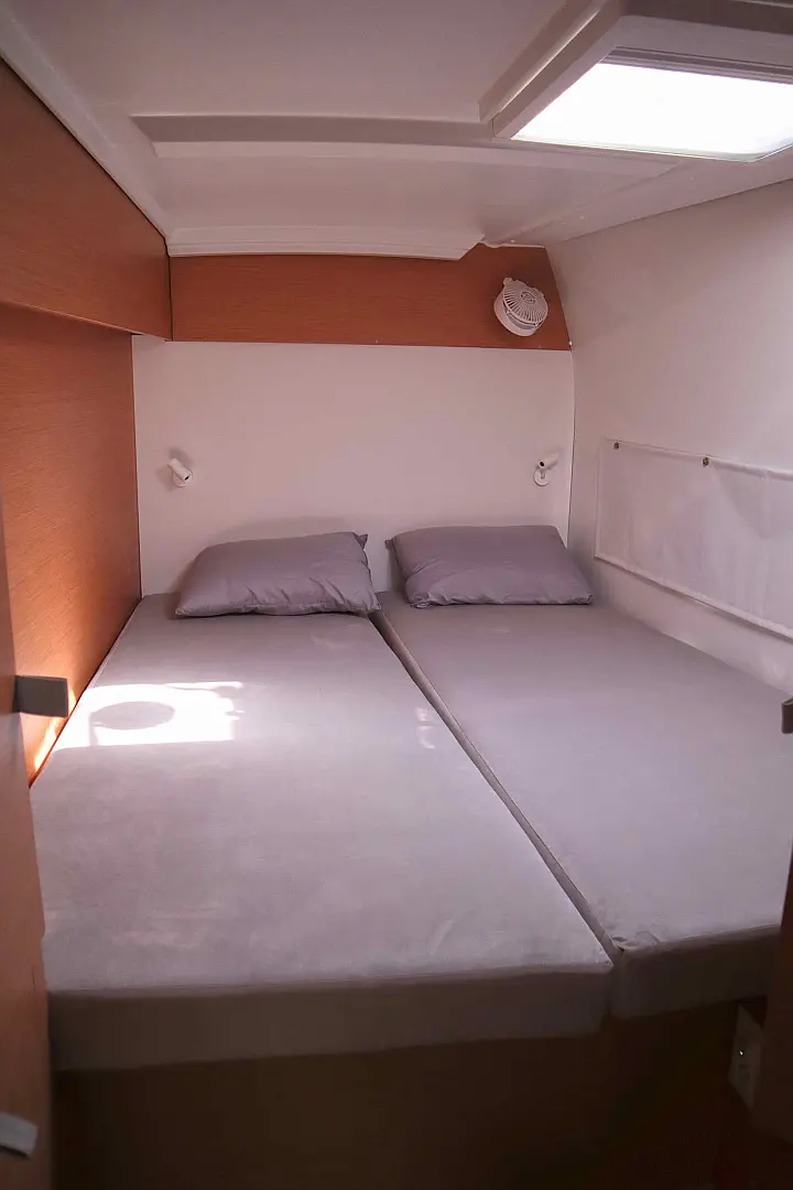 Excess 11 CAT/6 cab - 