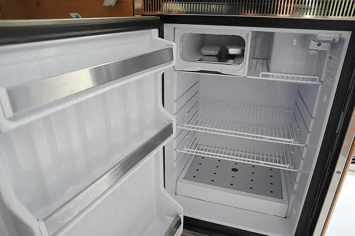 Excess 11 CAT/6 cab - 