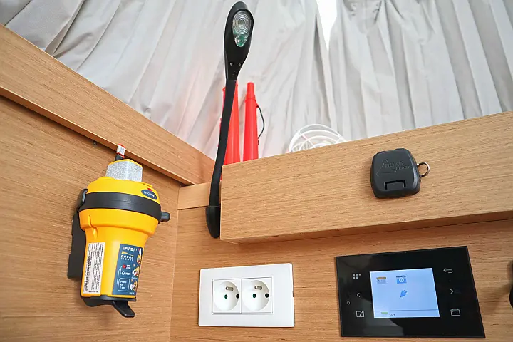 Excess 11 CAT/6 cab - 