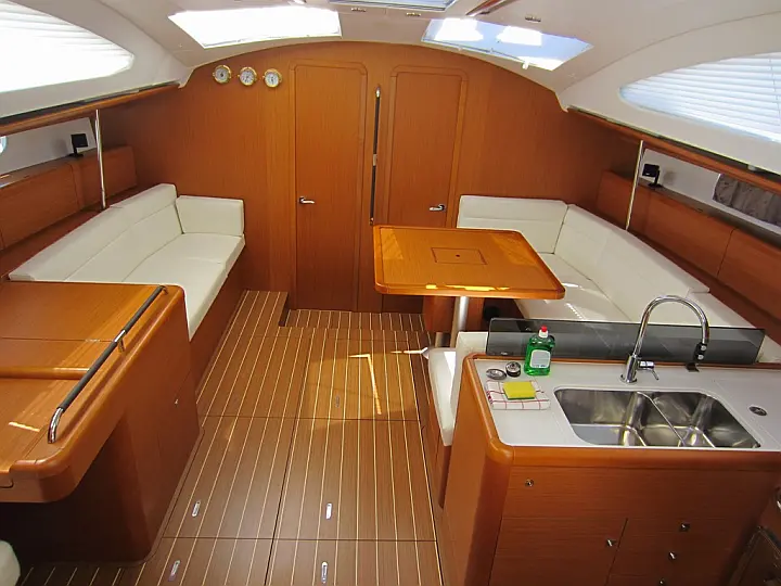 Sun Odyssey 50DS - Salon