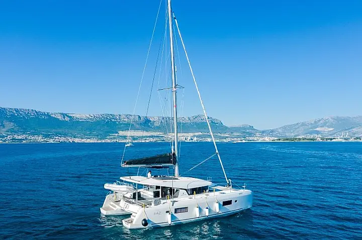 Lagoon 42 - 
