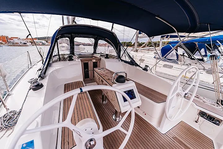 Bavaria Cruiser 37 - 