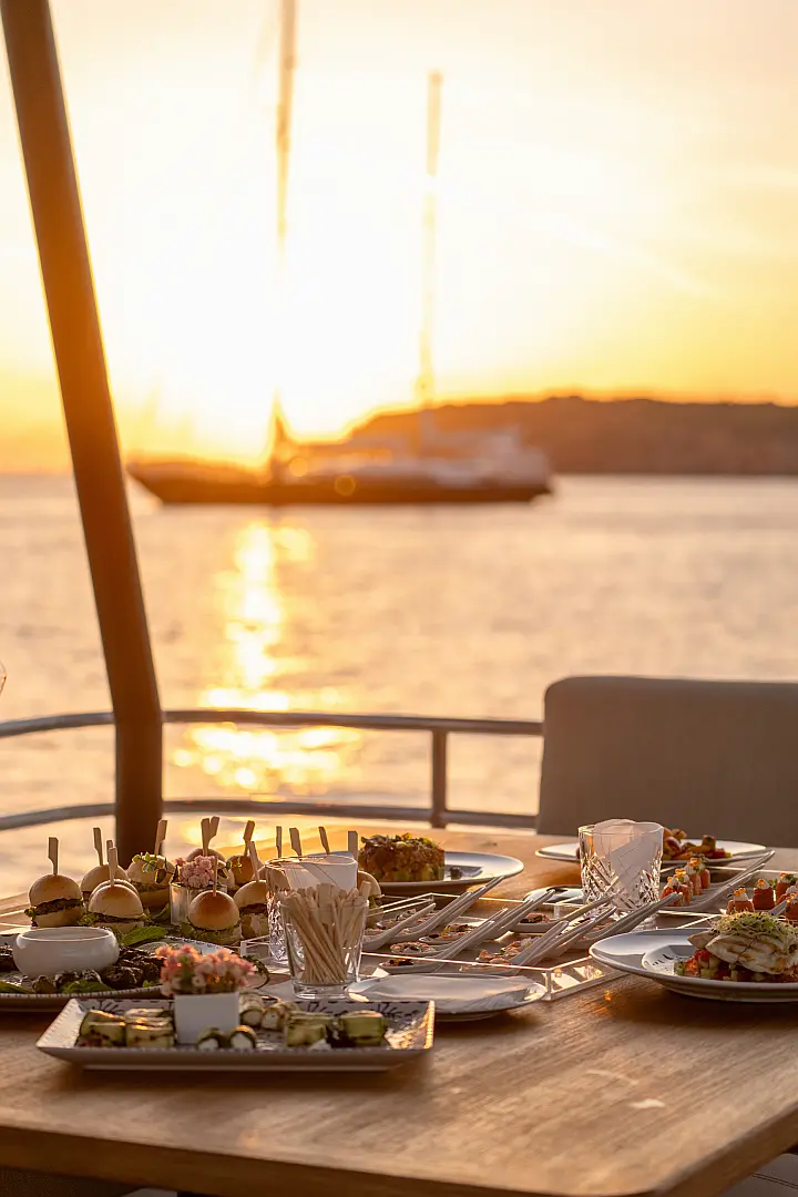 Fountaine Pajot MY6 - 