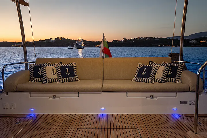 Fountaine Pajot MY6 - 