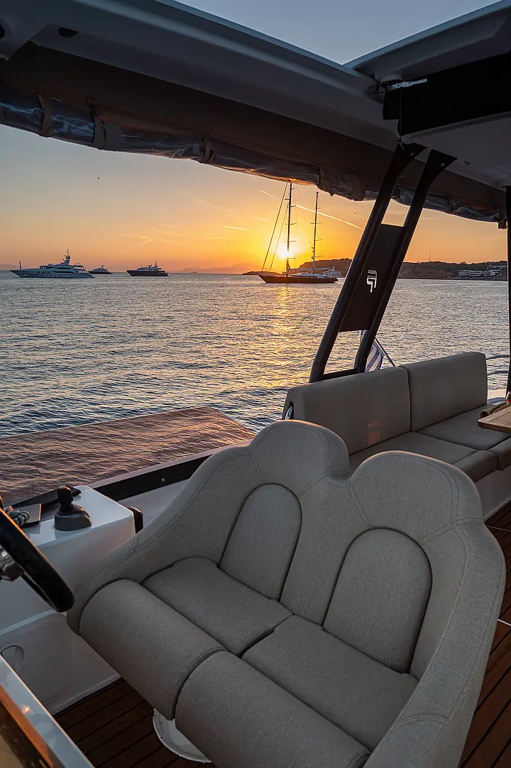 Fountaine Pajot MY6 - 