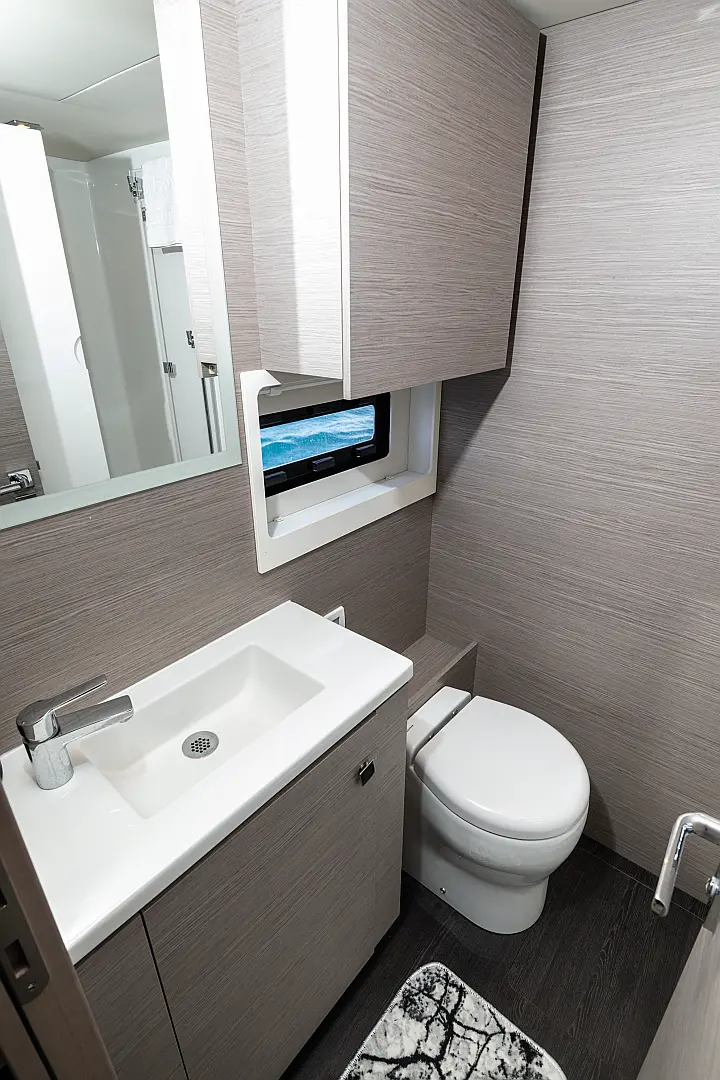 Fountaine Pajot MY6 - 
