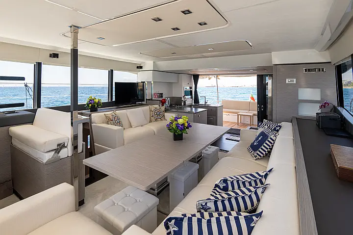 Fountaine Pajot MY6 - 