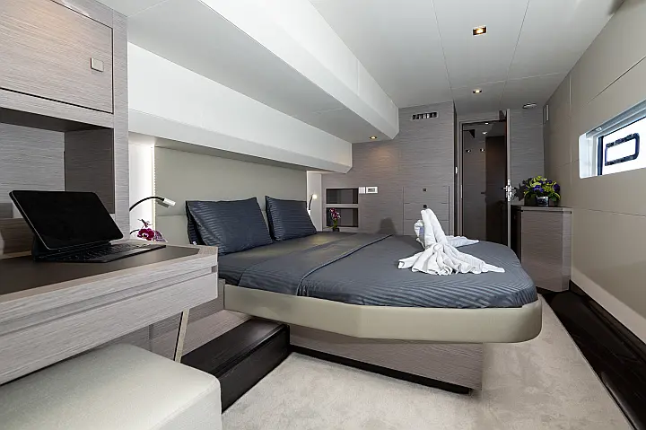 Fountaine Pajot MY6 - 