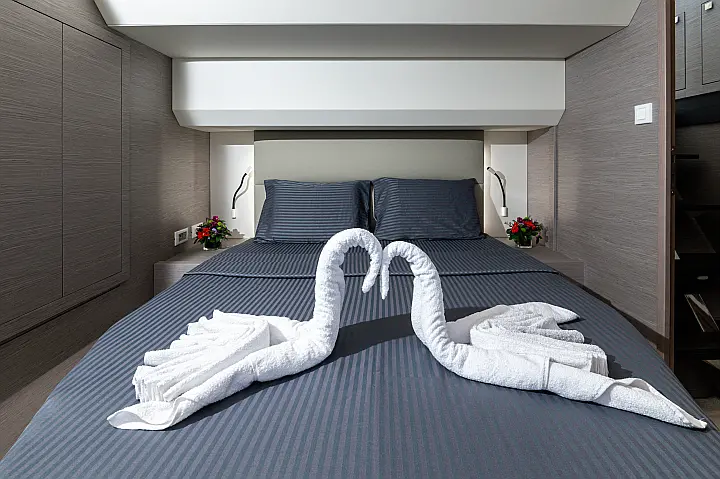 Fountaine Pajot MY6 - 