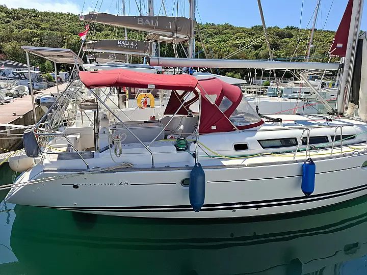 Sun Odyssey 45 - External image