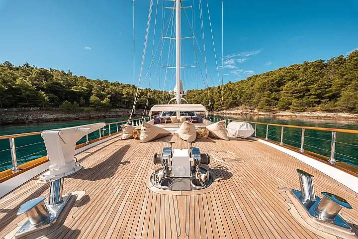 Luxury Sailing Yacht - 
