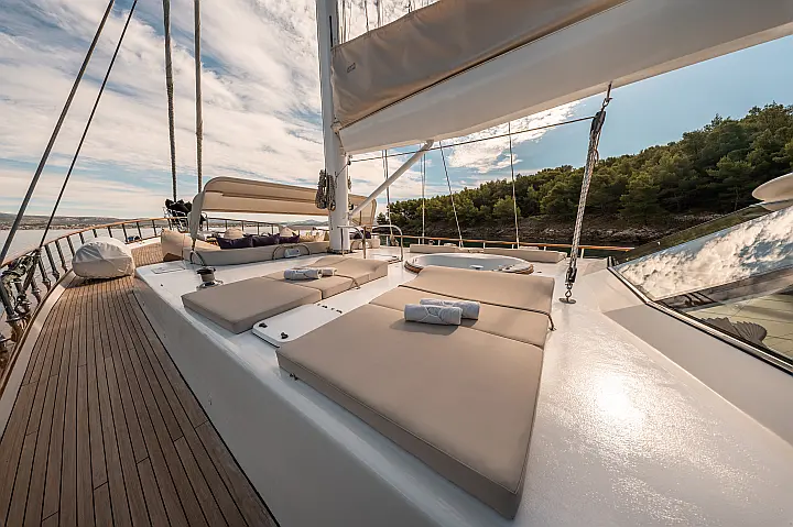 Luxury Sailing Yacht - 