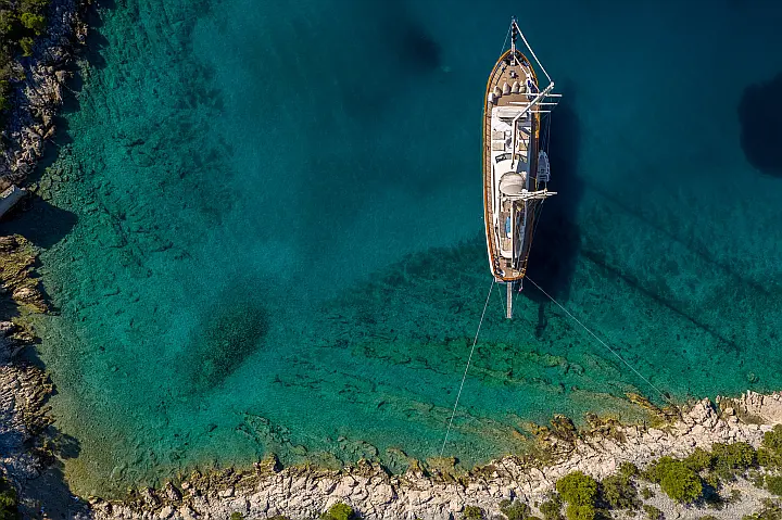 Luxury Sailing Yacht - 