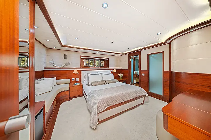 Luxury Sailing Yacht - 
