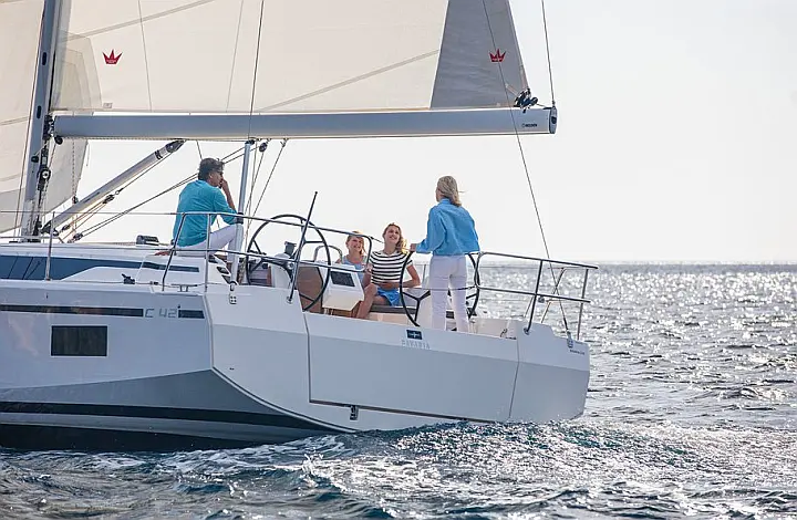 Bavaria C42 (3 cab.) - 