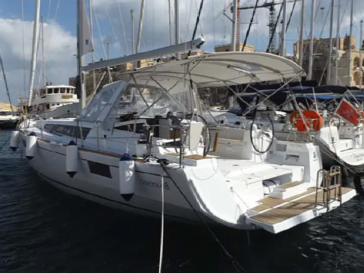 Oceanis 48 (5 cab.) - External image