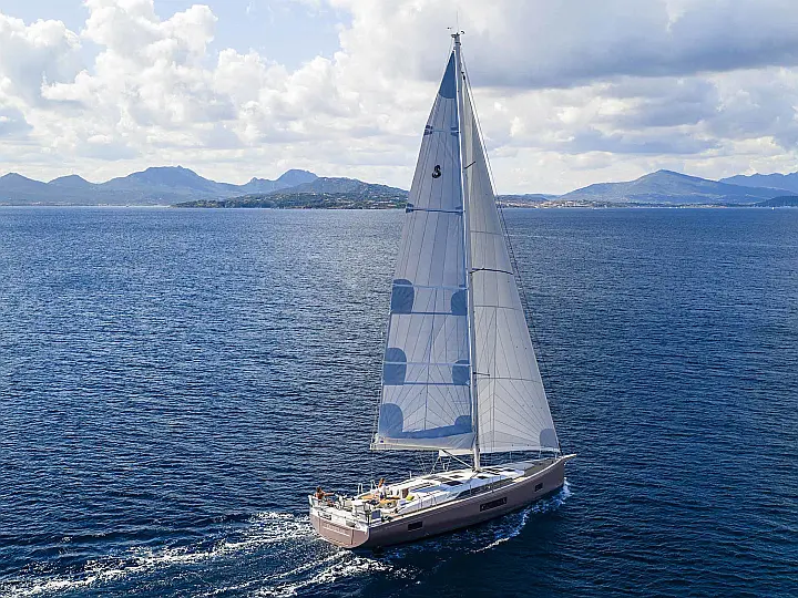 Oceanis 52 (6 cab.) - External image