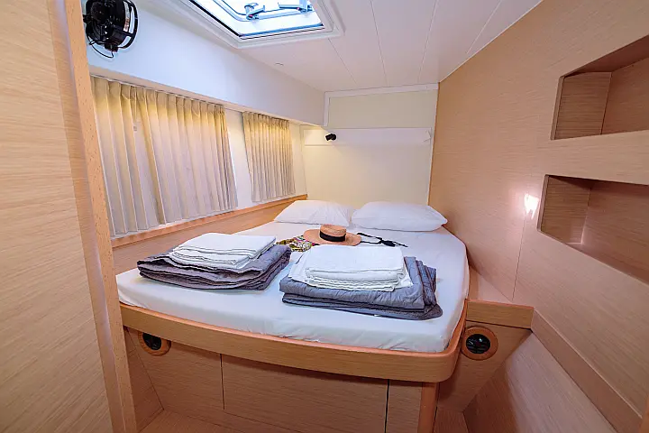 Lagoon 42 A/C & GEN - 