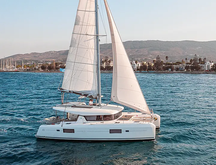 Lagoon 42 A/C & GEN - 