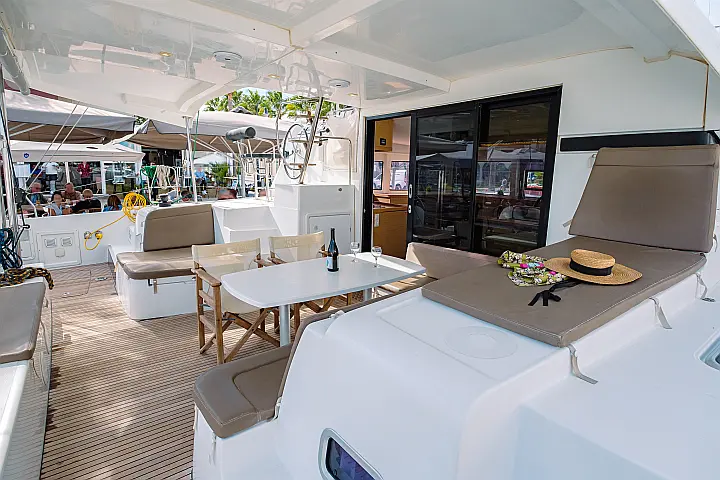 Lagoon 42 A/C & GEN - 