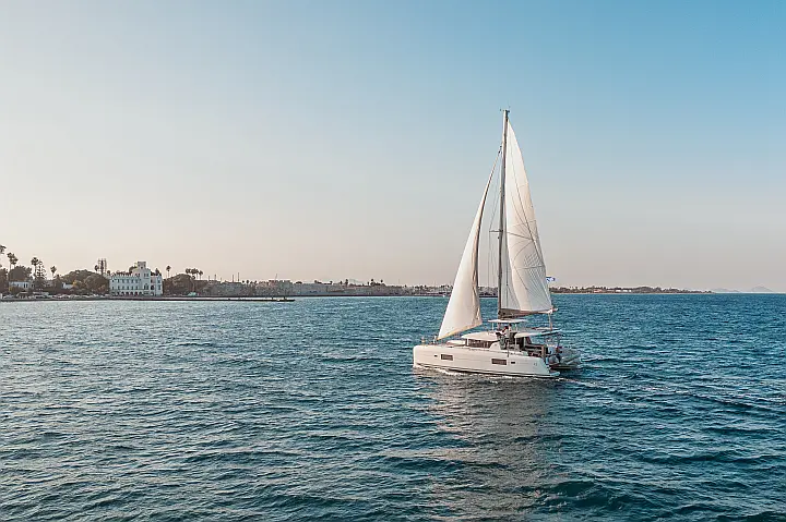 Lagoon 42 A/C & GEN - 