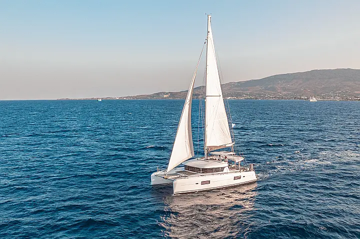 Lagoon 42 A/C & GEN - 