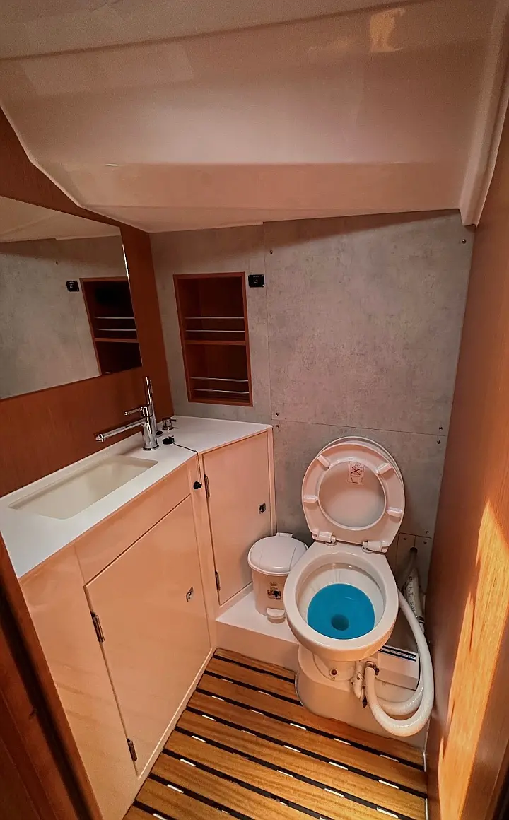 Bavaria C42 (3 cab.) - 