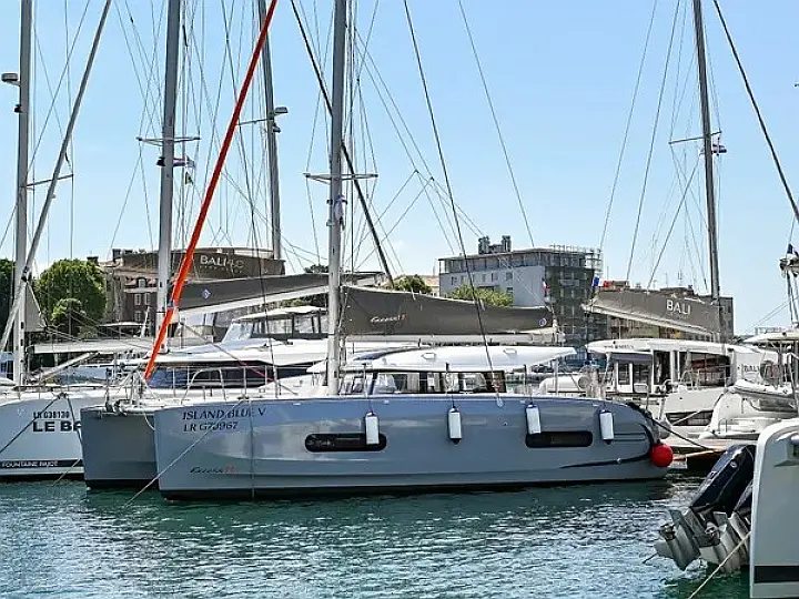 Excess 11 (6 cab.) - External image