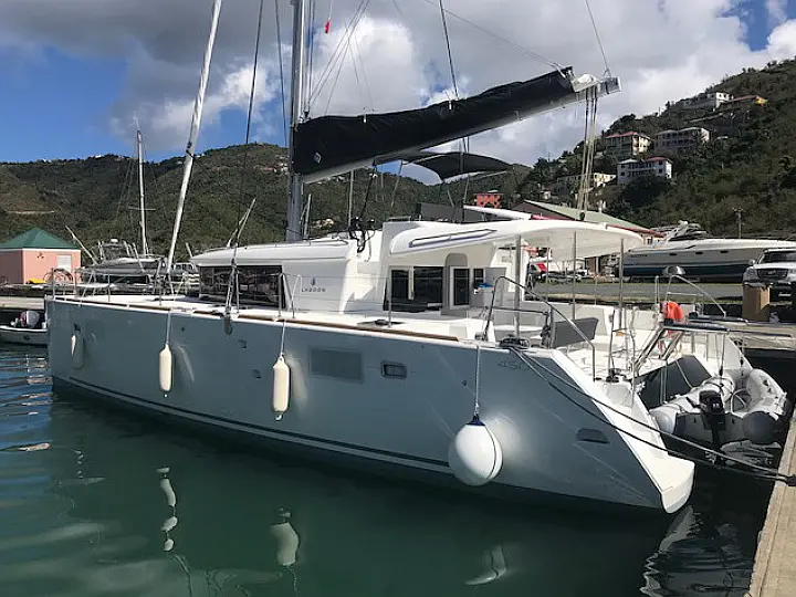 Lagoon 450 Fly - External image